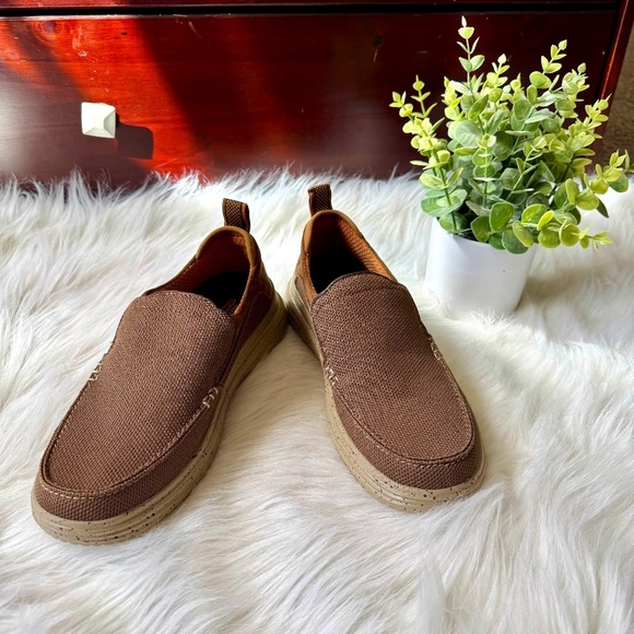 NWOB Skechers Proven–Renco Men’s Slip-On Shoes Brown Canvas & Suede Size‎ 8.5 main image 4
